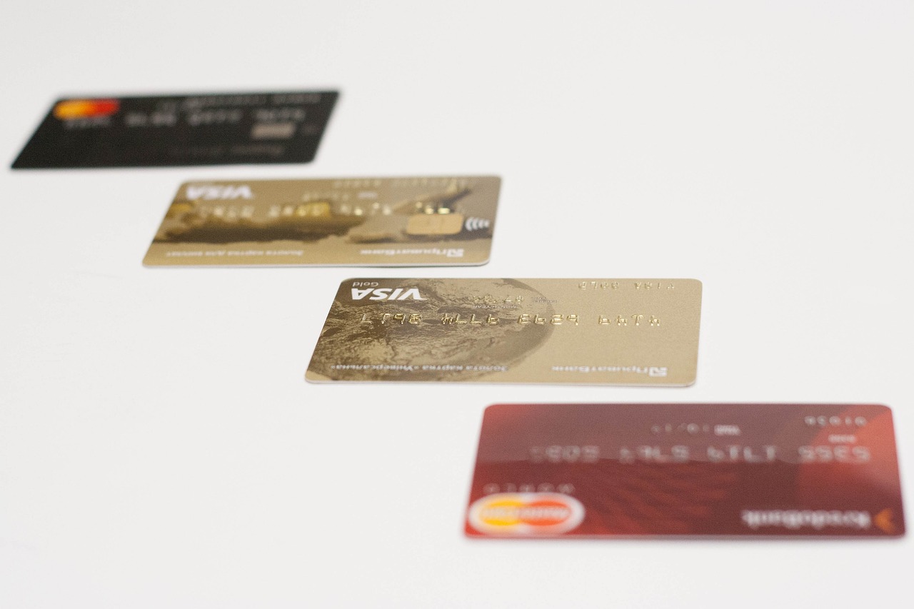 credit cards - Image by Roman Ivanyshyn from Pixabay